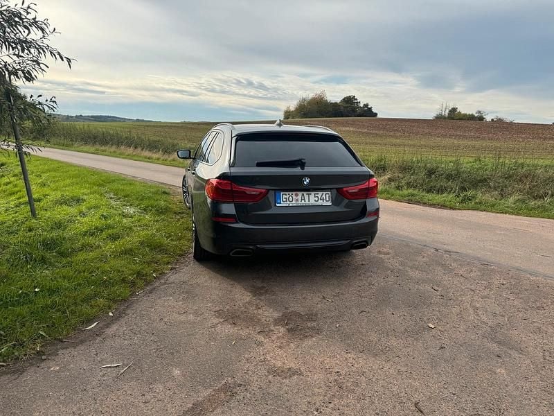 Gebraucht BMW 540 320 PS (235 kW) 2019 Grau Kombi