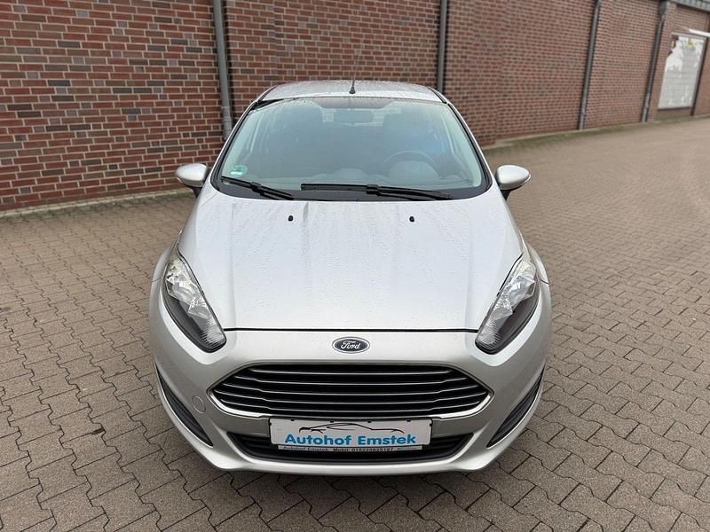Gebraucht Ford Fiesta Trend 95 PS (69 kW) 2015 Silber Kleinwagen
