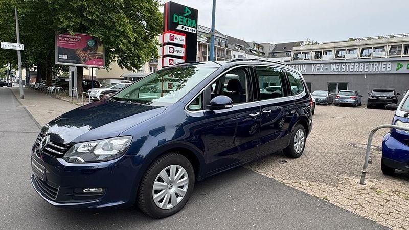 Blau Gebraucht 2011 VW Sharan Comfortline Van / Kleinbus | 8.990 € (Fairer Preis) - Bild 1/4