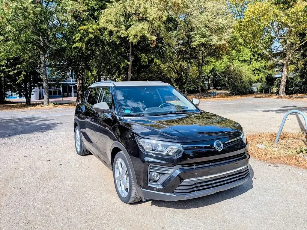Gebraucht SsangYong Tivoli 163 PS (119 kW) 2021 Schwarz SUV