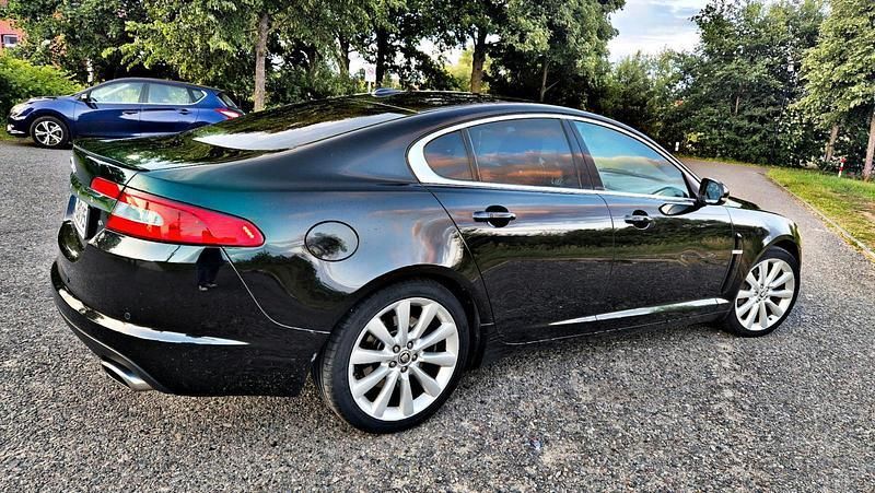Schwarz Gebraucht 2010 Jaguar XF Limousine | 5.699 € (Guter Preis) - Bild 1/4