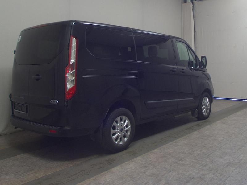 Gebraucht Ford Transit Custom Trend 170 PS (125 kW) 2022 Obsidianschwarz metallic Kombi