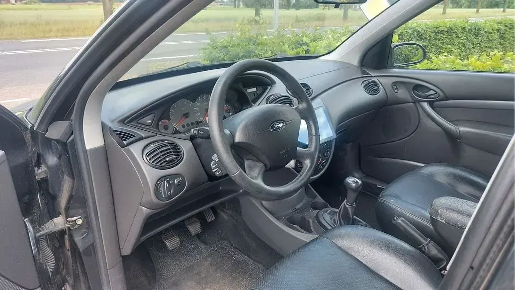 Gebraucht Ford Focus Futura 101 PS (74 kW) 2004 Schwarz Limousine