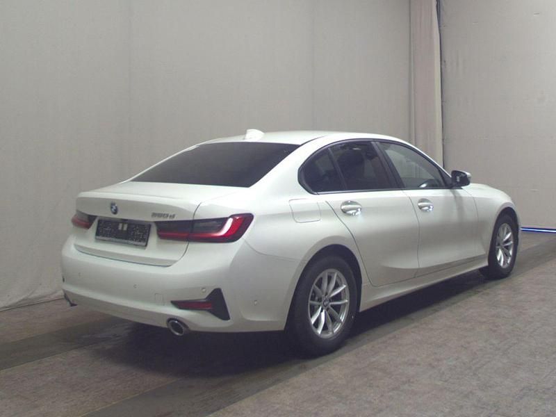 Gebraucht BMW 320 Advantage 190 PS (139 kW) 2022 Alpinweiss iii Limousine