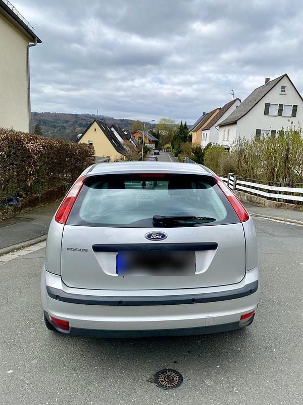 Gebraucht Ford Focus 116 PS (85 kW) 2005 Silber Kombi