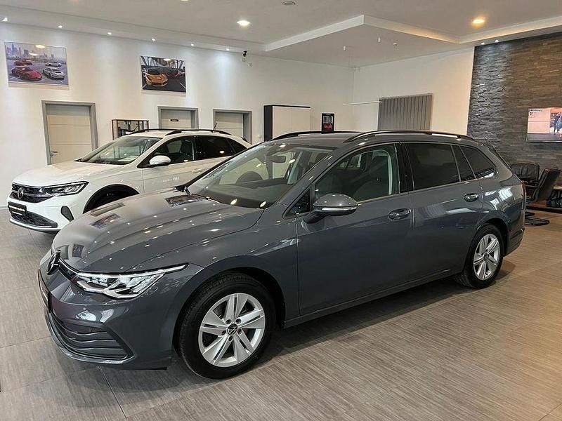 Grau Gebraucht 2022 VW Golf VIII Limousine | 18.895 € (Guter Preis) - Bild 1/4