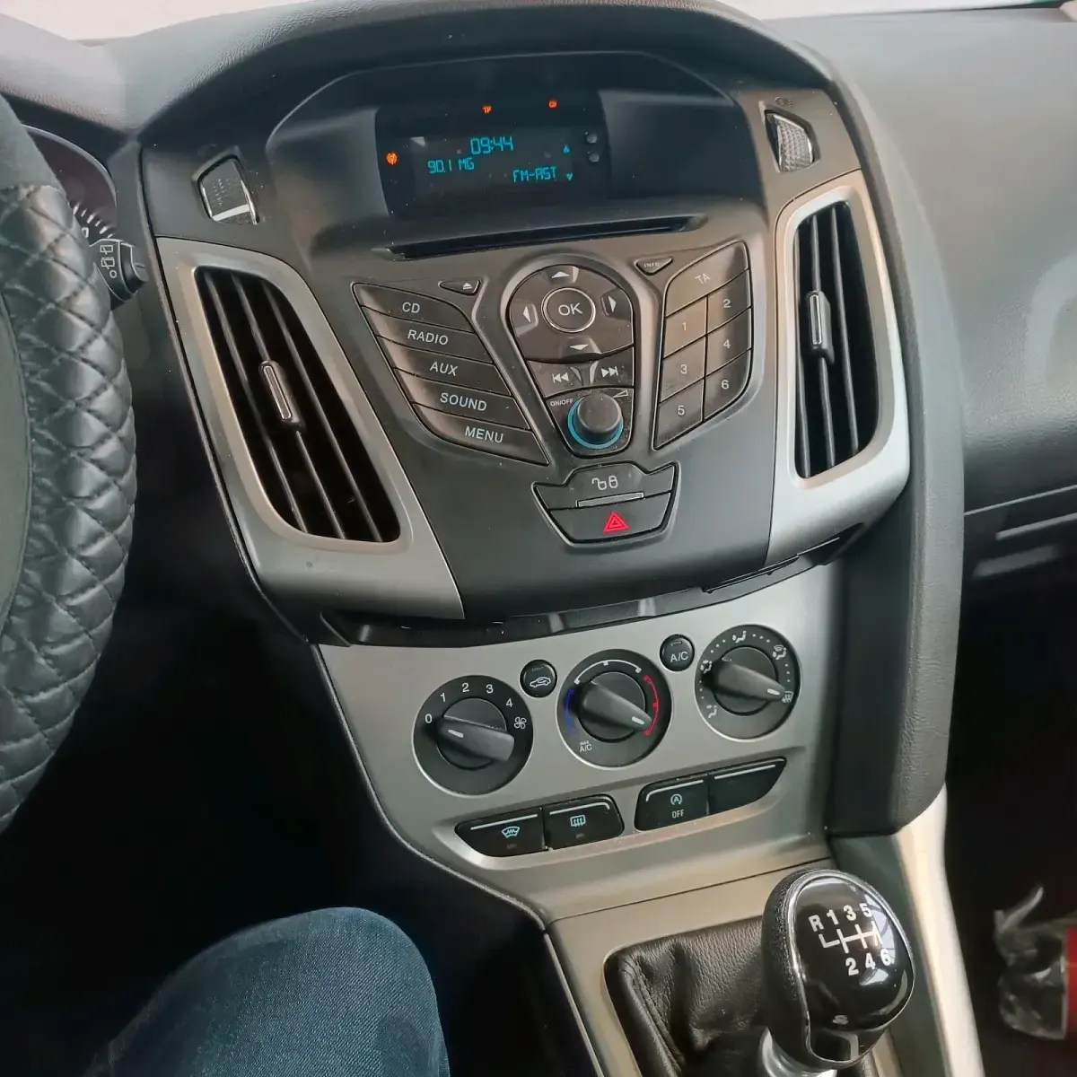 Gebraucht Ford Focus 125 PS (91 kW) 2014 Grau Kombi