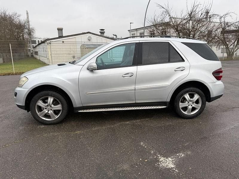 Gebraucht Mercedes ML320 225 PS (165 kW) 2007 Silber SUV