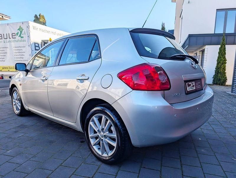 Gebraucht Toyota Auris Team 97 PS (71 kW) 2009 Silber Limousine