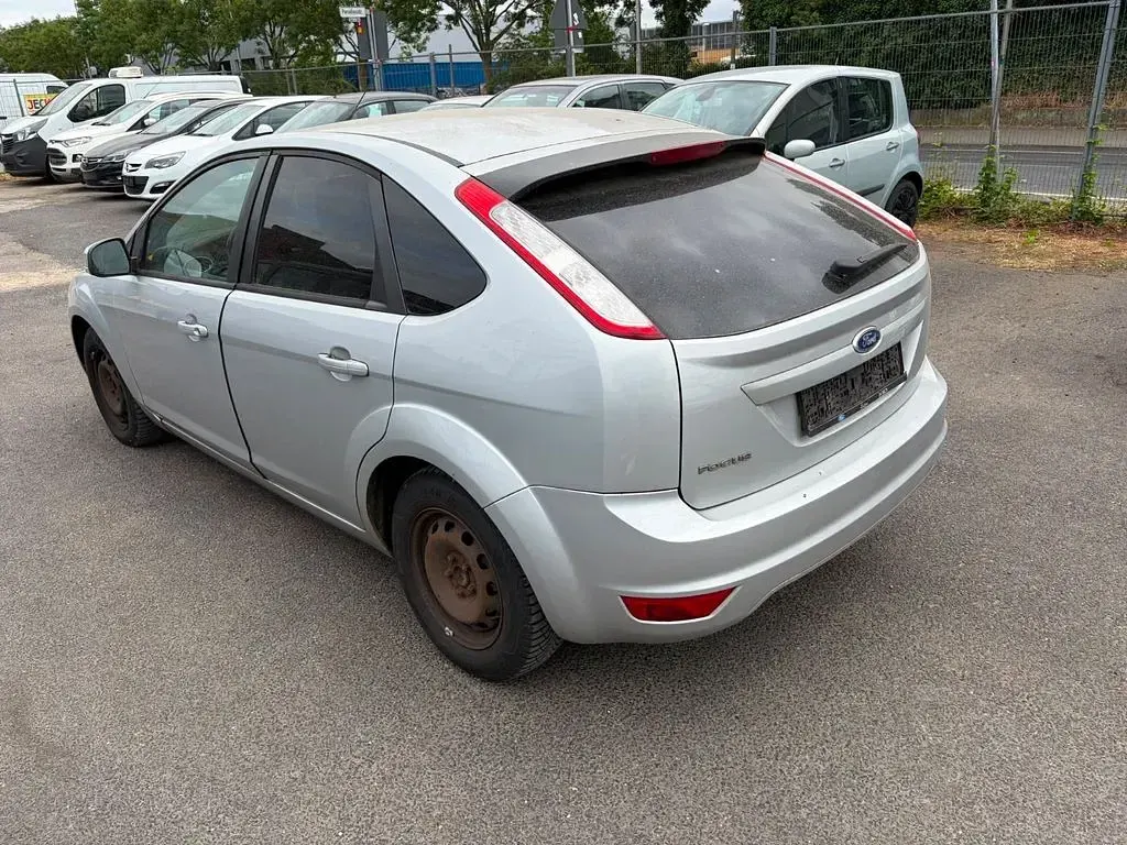 Gebraucht Ford Focus 101 PS (74 kW) 2011 Silber Limousine