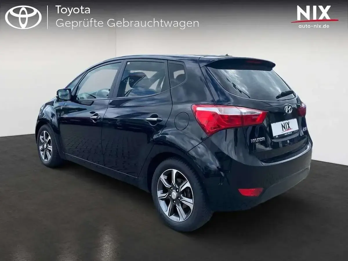 Gebraucht Hyundai ix20 Space Plus 90 PS (66 kW) 2018 Schwarz Kleinwagen