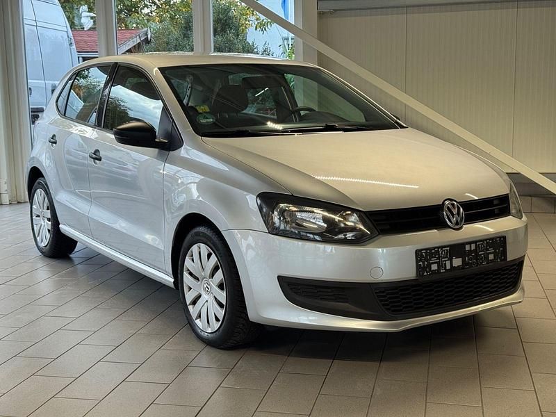 Silber Gebraucht 2011 VW Polo Trendline Kleinwagen | 5.490 € (Fairer Preis) - Bild 1/4