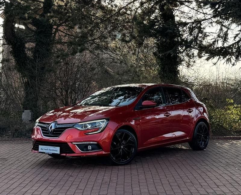 Gebraucht Renault Mégane IV Experience 101 PS (74 kW) 2016 Rot Limousine