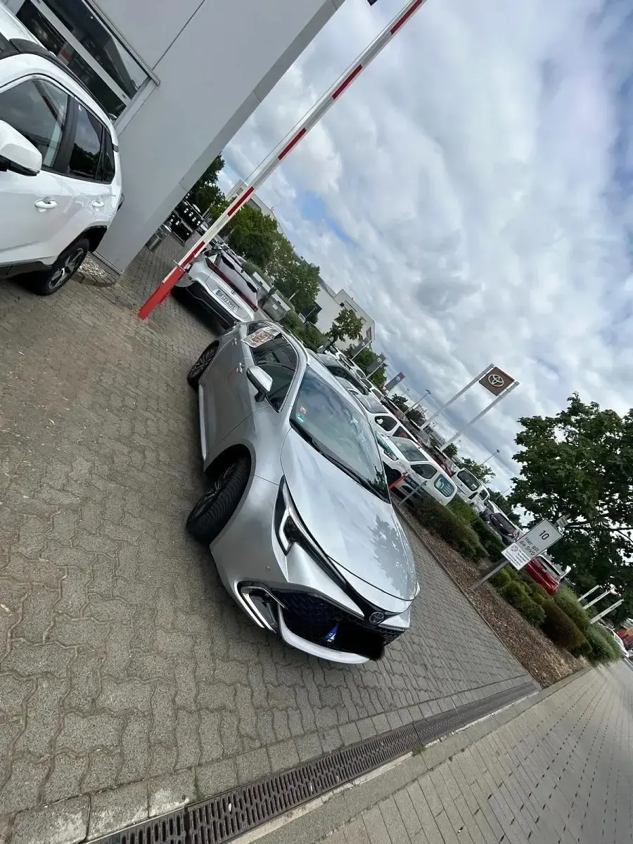 Gebraucht Toyota Corolla Team 196 PS (144 kW) 2024 Silber Kombi