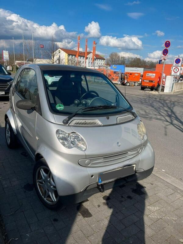 Grau Gebraucht 2003 Smart ForTwo Coupé Kleinwagen | 1.790 € - Bild 1/4