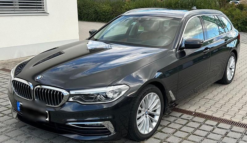 Grau Gebraucht 2018 BMW 530 Luxury Line Kombi | 28.600 € (Etwas zu teuer) - Bild 1/4