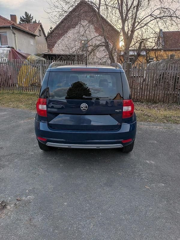 Gebraucht Skoda Yeti 110 PS (80 kW) 2016 Blau SUV