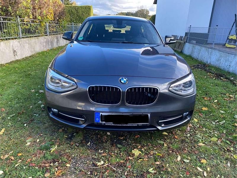 Andere farben Gebraucht 2012 BMW 118 Sport Line Kleinwagen | 6.650 € (Guter Preis) - Bild 1/4