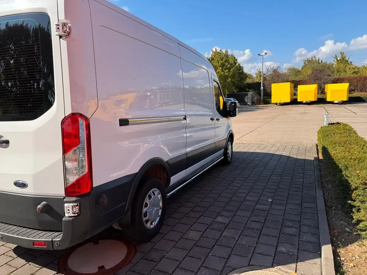 Gebraucht Ford Transit Trend 170 PS (125 kW) 2017 Weiß Van / Kleinbus