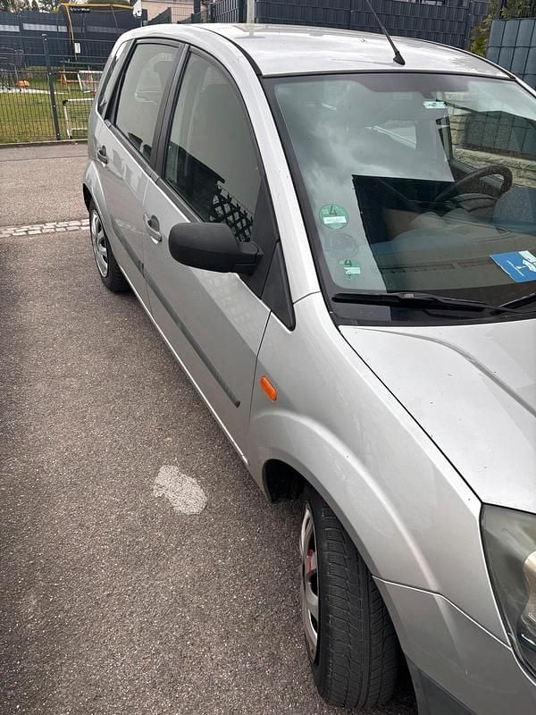 Gebraucht Ford Fiesta 80 PS (58 kW) 2006 Silber Kleinwagen