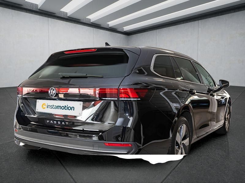 Gebraucht VW Passat 150 PS (110 kW) 2024 Schwarz Kombi