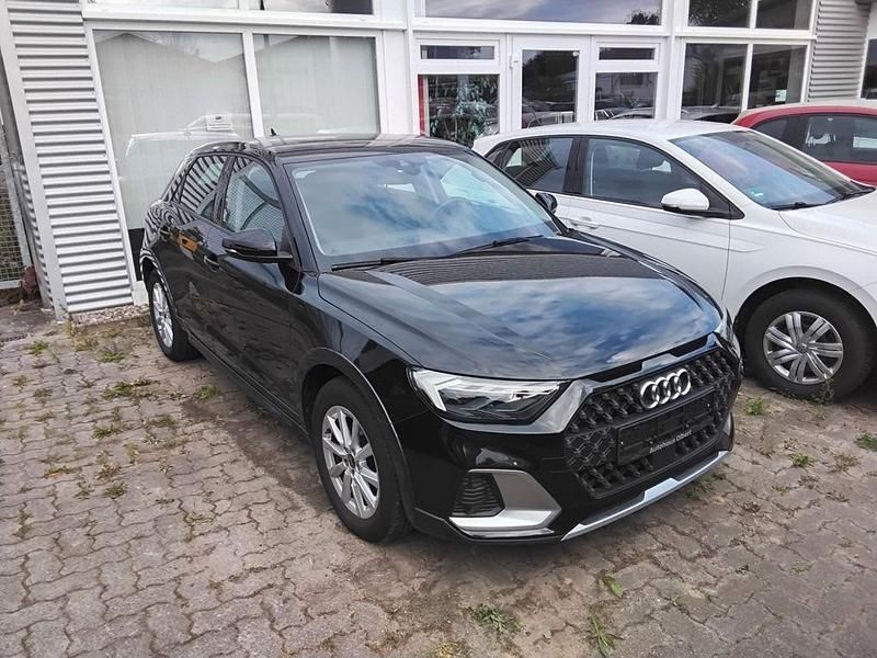 Schwarz Gebraucht 2023 Audi A1 Kleinwagen | 19.850 € (Guter Preis) - Bild 1/4