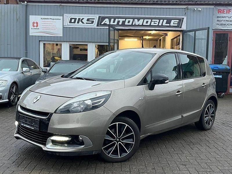 Beige Gebraucht 2013 Renault Scénic III Bose Edition Van / Kleinbus | 2.799 € (Superpreis) - Bild 1/4