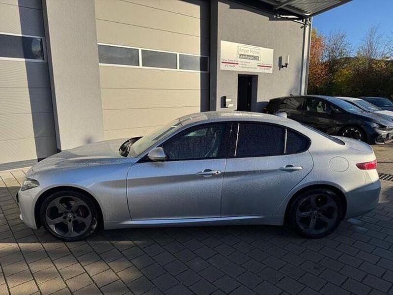 Gebraucht Alfa Romeo Giulia 179 PS (131 kW) 2017 Silber Limousine