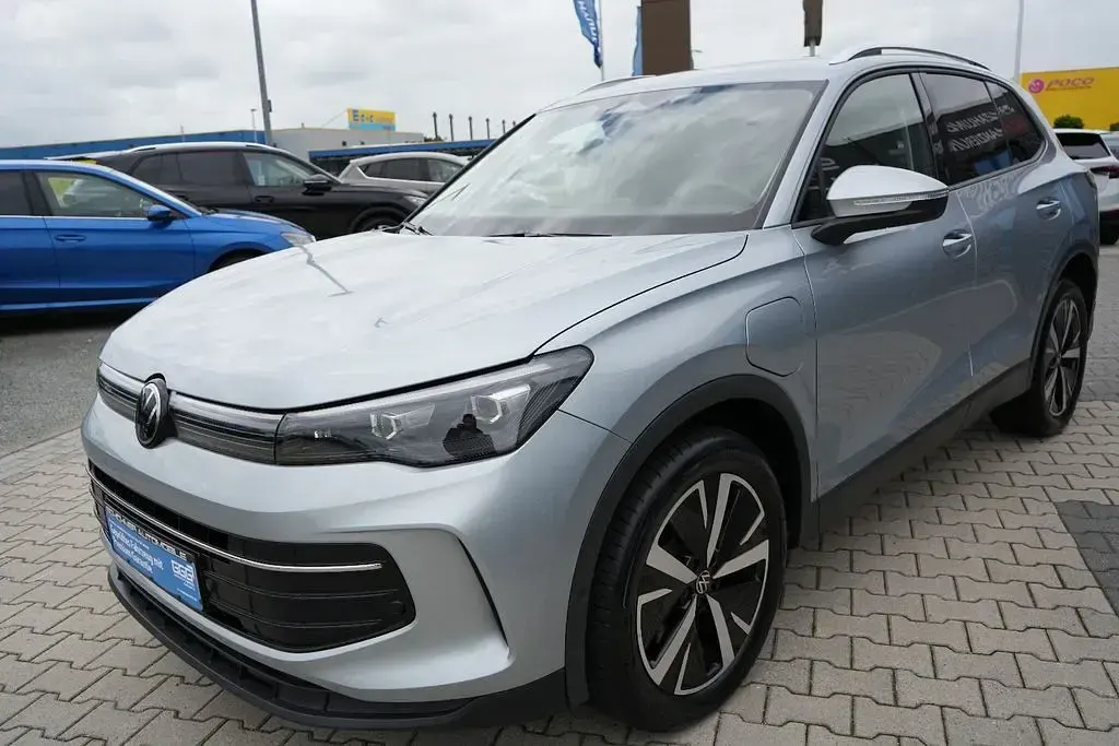 Gebraucht VW Tiguan 204 PS (150 kW) 2025 SUV