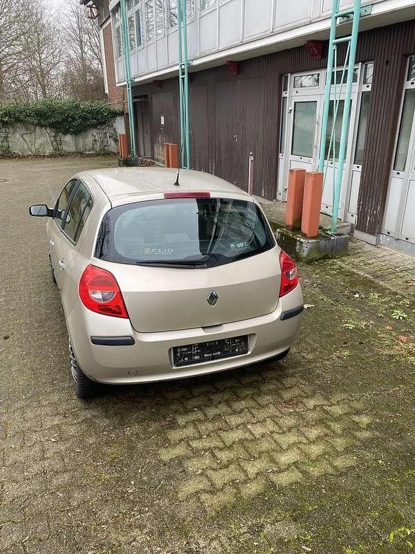 Gebraucht Renault Clio II Initiale 111 PS (81 kW) 2006 Limousine