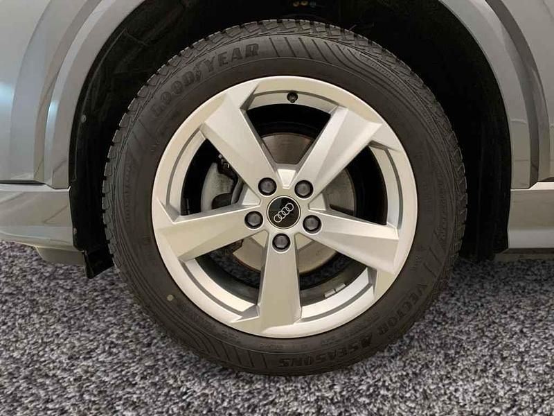 Gebraucht Audi Q2 S-Line 150 PS (110 kW) 2024 Daytonagrau perleffekt SUV