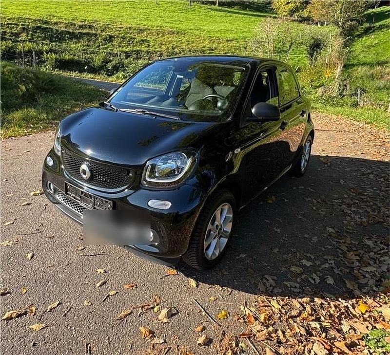 Schwarz Gebraucht 2018 Smart ForFour Kleinwagen | 7.350 € (Guter Preis) - Bild 1/4