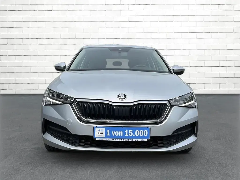 Gebraucht Skoda Scala Active 116 PS (85 kW) 2020 Silber Kleinwagen