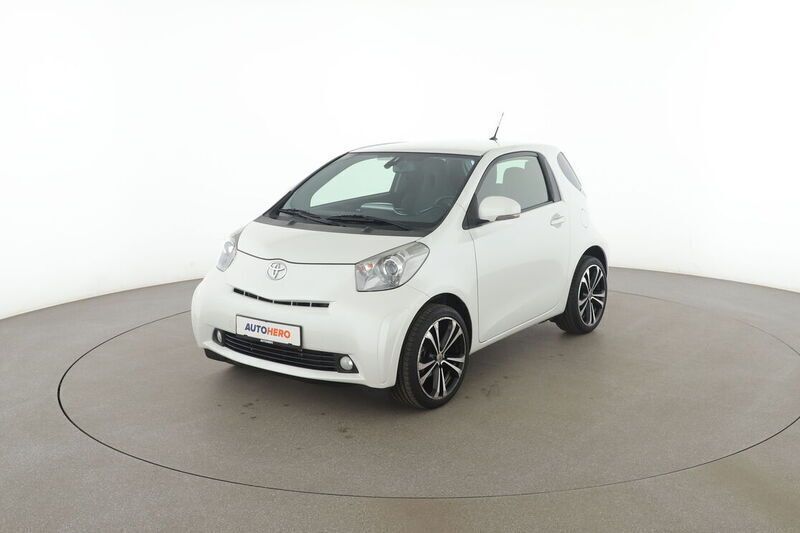 Weiß Gebraucht 2015 Toyota iQ Kleinwagen | 9.850 € (Teuer) - Bild 1/4