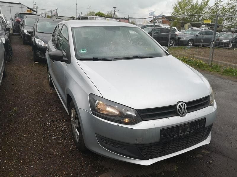 Second-hand VW Polo Trendline 75 CP (55 kW) 2011 Argintiu Hatchback