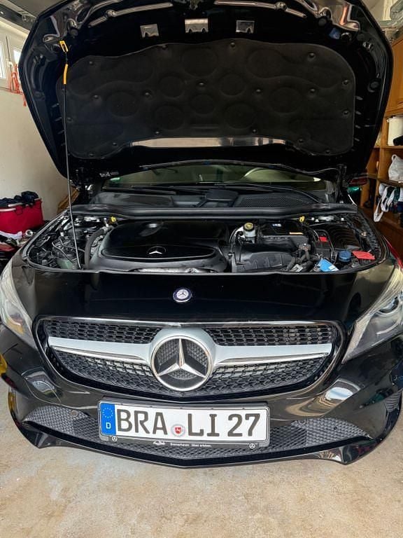 Schwarz Gebraucht 2014 Mercedes CLA180 Edition 1 Limousine | 16.500 € (Fairer Preis) - Bild 1/4