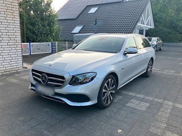 Gebraucht Mercedes E300 Avantgarde 194 PS (142 kW) 2019 Silber Kombi