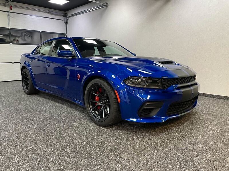 Neu Dodge Charger 817 PS (600 kW) 2025 Blau Limousine