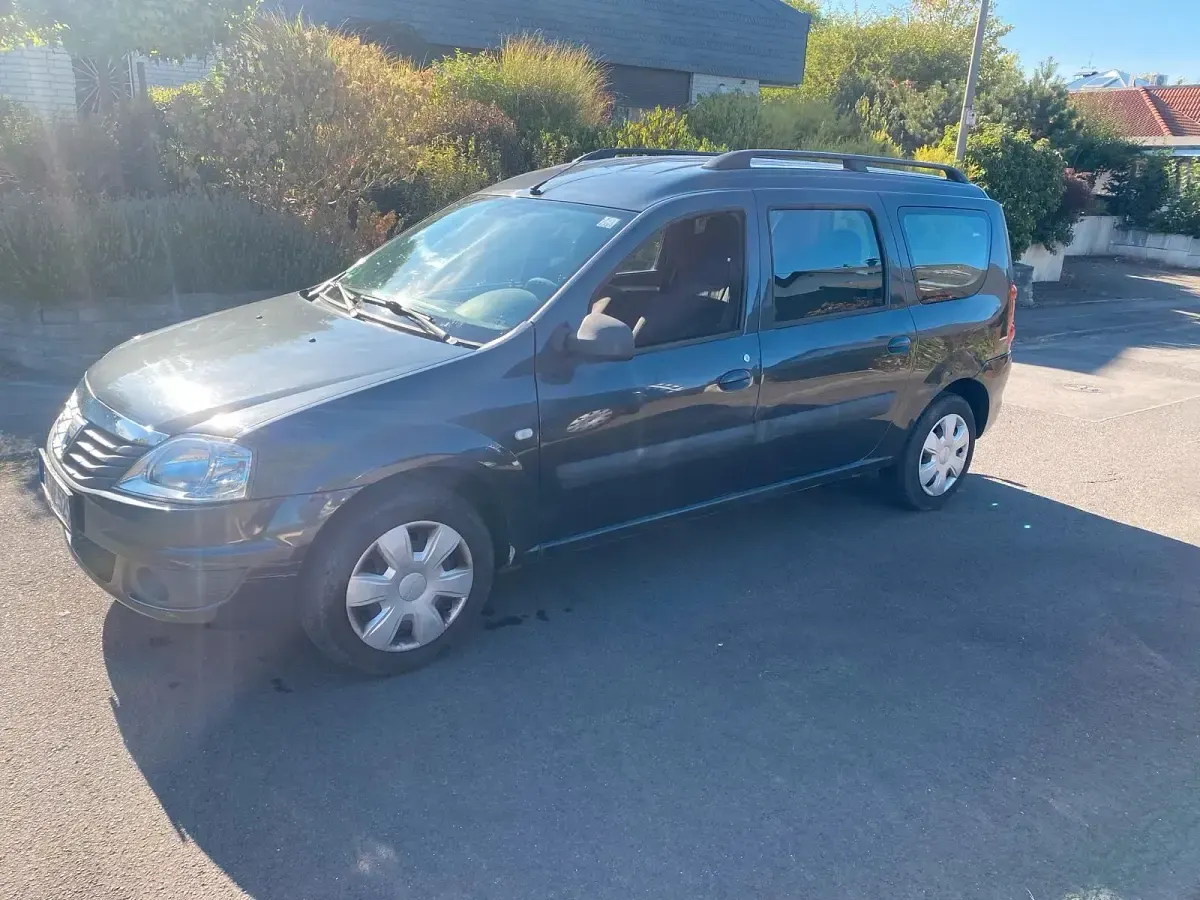 Gebraucht Dacia Logan 105 PS (77 kW) 2010 Grau Kombi