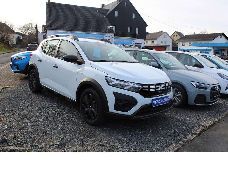 Weiß Neu 2025 Dacia Sandero Essentiel Kleinwagen | 15.800 € (Superpreis) - Bild 1/4