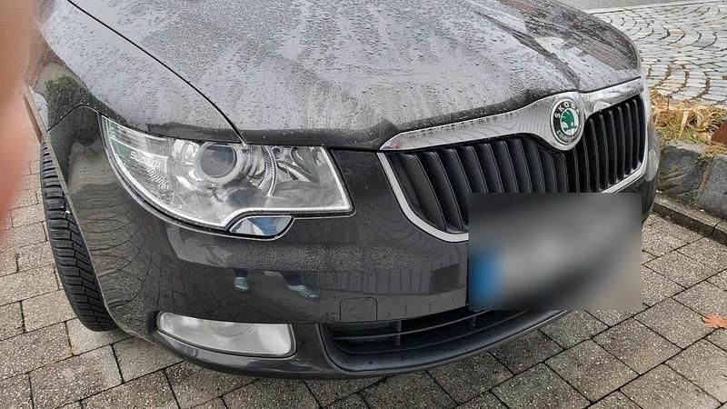 Gebraucht Skoda Superb 125 PS (91 kW) 2010 Braun Kombi