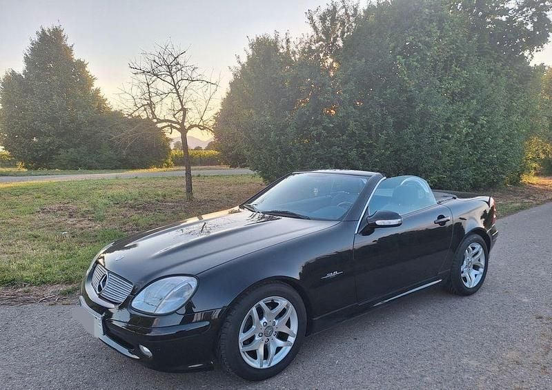 Schwarz Gebraucht 2004 Mercedes SLK200 Edition Cabrio | 13.500 € (Teuer) - Bild 1/4