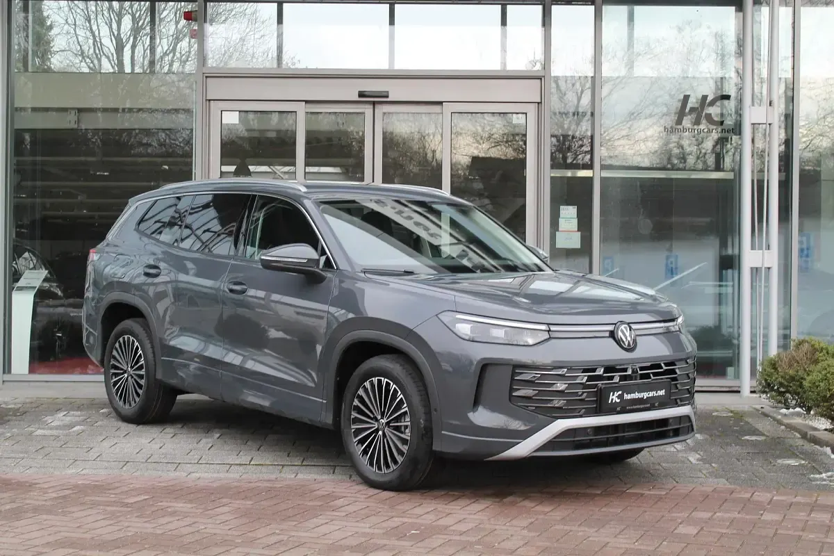 Neu VW Tayron IQ Drive 150 PS (110 kW) 2026 Delfingrau metallic SUV
