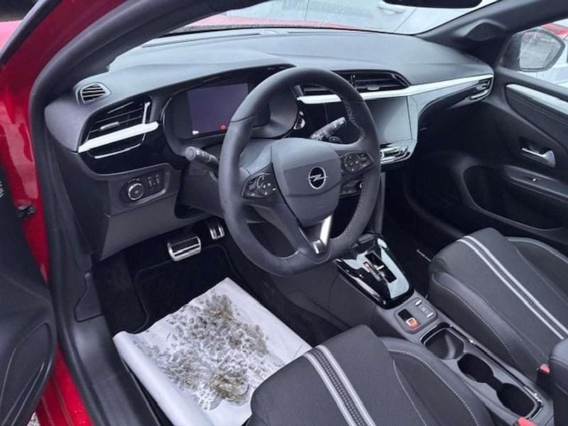Neu Opel Corsa 101 PS (74 kW) 2025 Kardio rot / dach schwarz Kleinwagen