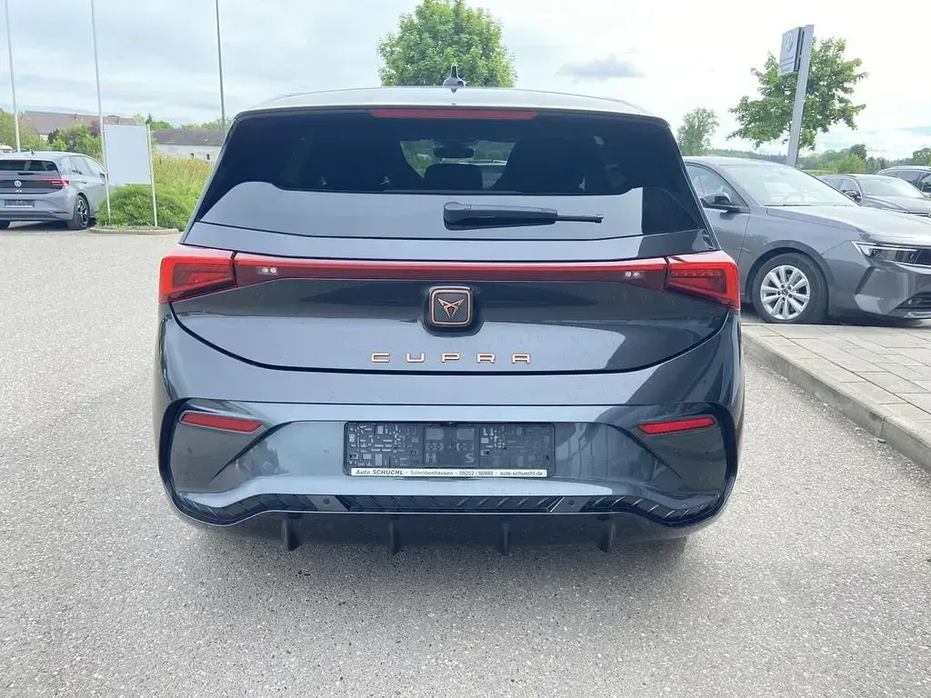 Gebraucht Cupra Born 150 kW (204 PS) 2024 Quasargrau Kleinwagen