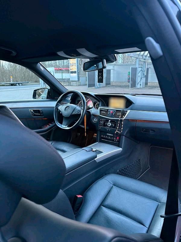 Gebraucht Mercedes E350 AMG 265 PS (194 kW) 2010 Schwarz Kombi