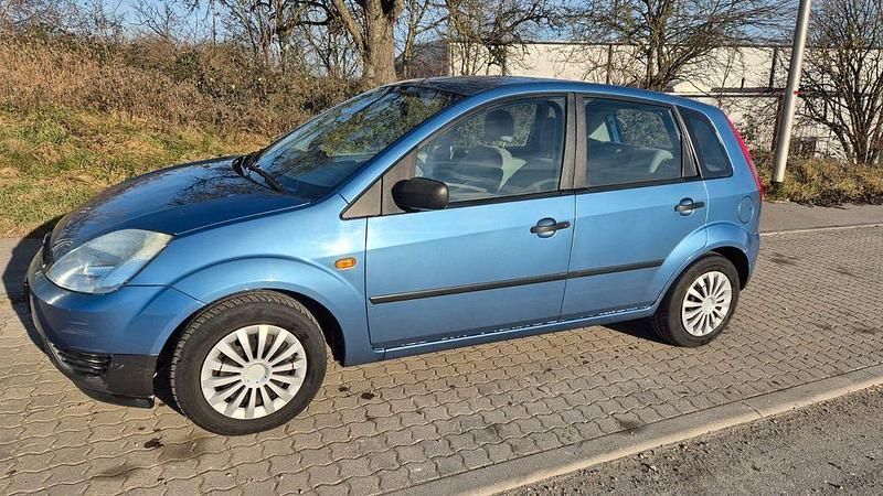 Blau Gebraucht 2003 Ford Fiesta Limousine | 1.950 € (Teuer) - Bild 1/4