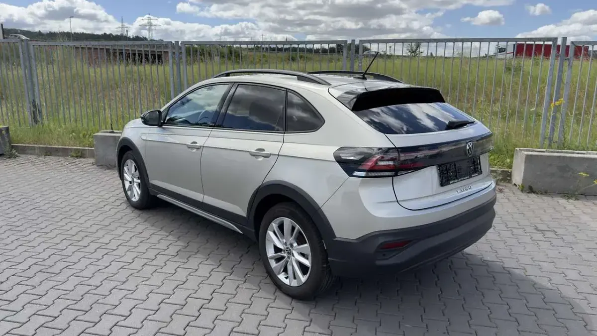 Gebraucht VW Taigo Move 110 PS (80 kW) 2023 Ivory silver metallic SUV