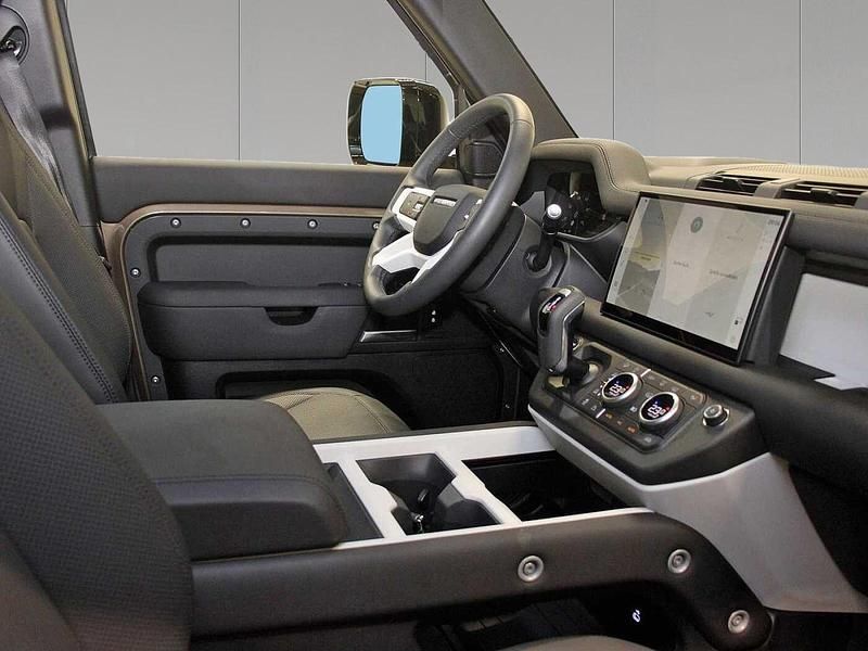 Gebraucht Land Rover Defender SE Dynamic 304 PS (223 kW) 2024 Gondwana stone gloss SUV