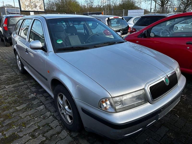 Gebraucht Skoda Octavia 101 PS (74 kW) 2000 Silber Kombi